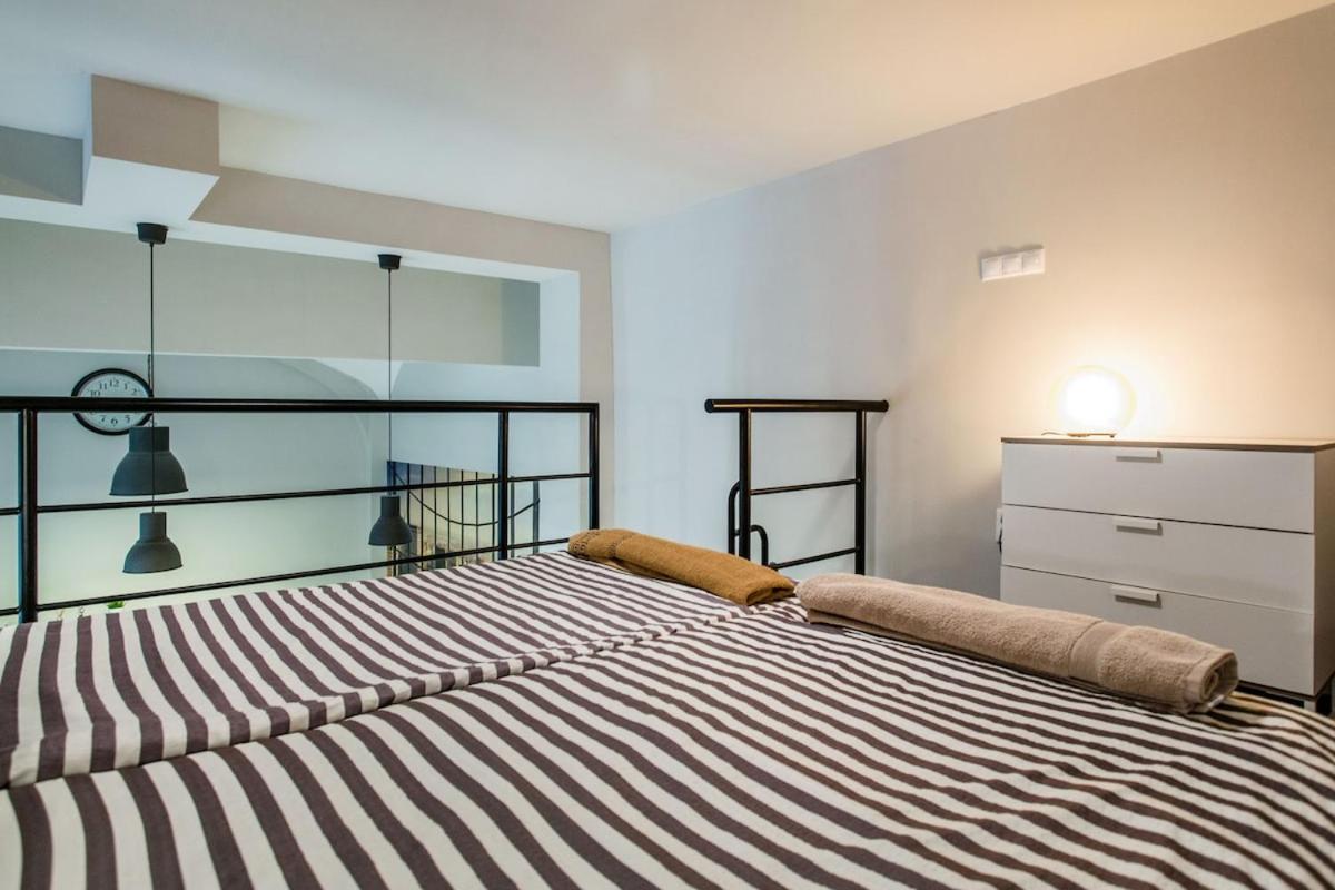 Apartment Bank Street Loft In Pest Center *