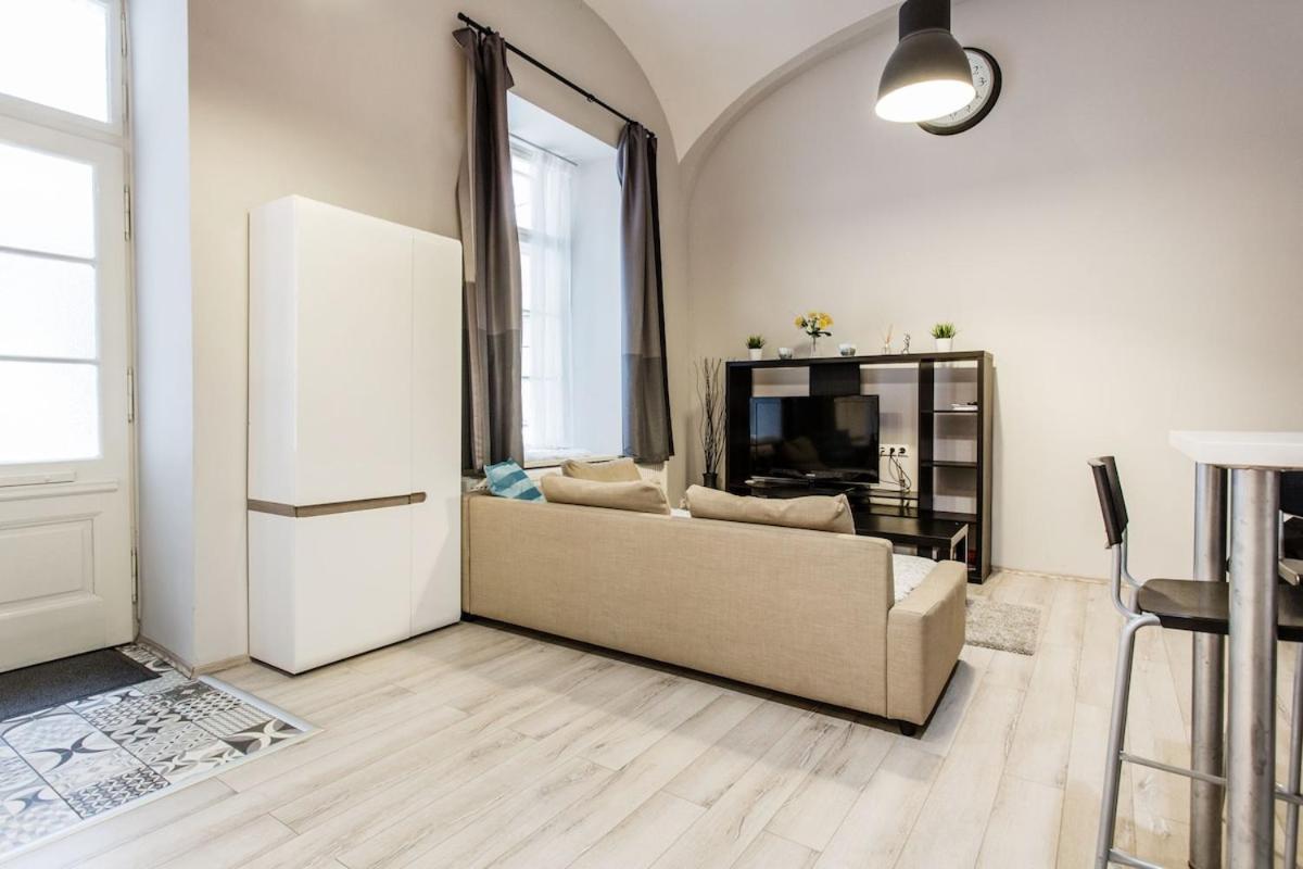 Bank Street Loft In Pest Center Apartment Budapest